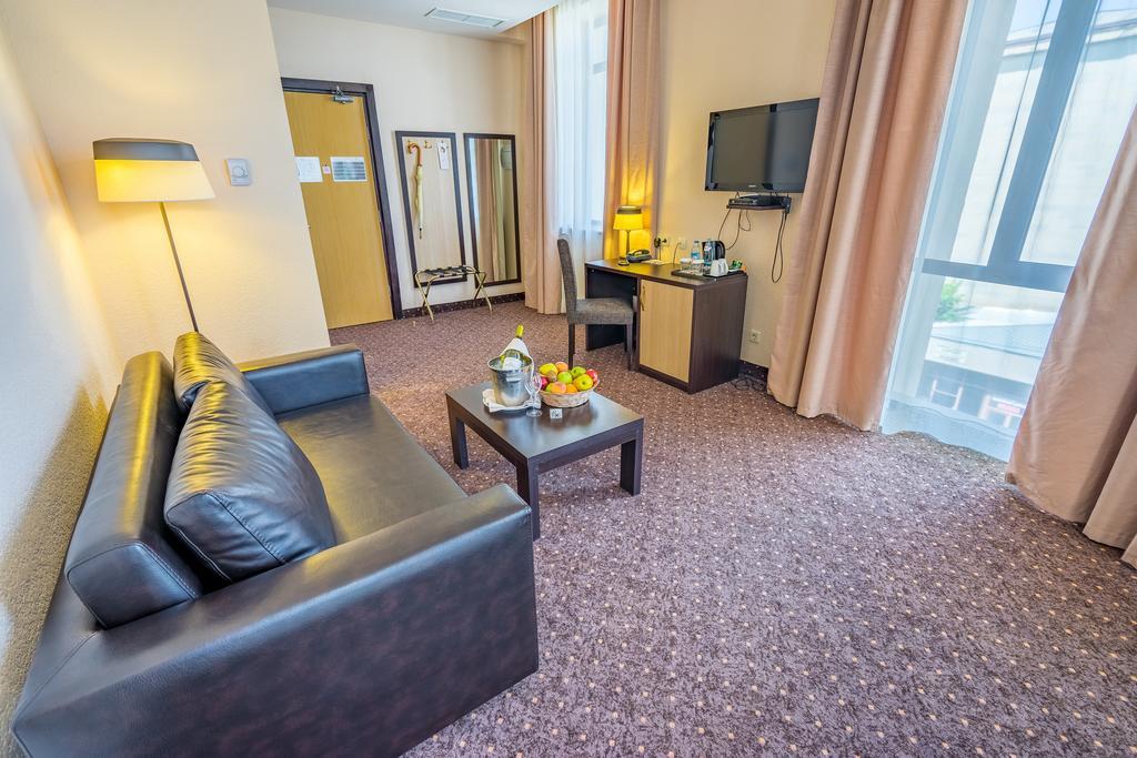 אחלציחה Hotel Lomsia מראה חיצוני תמונה