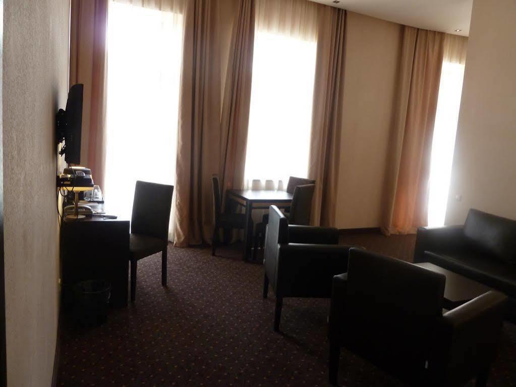 אחלציחה Hotel Lomsia מראה חיצוני תמונה