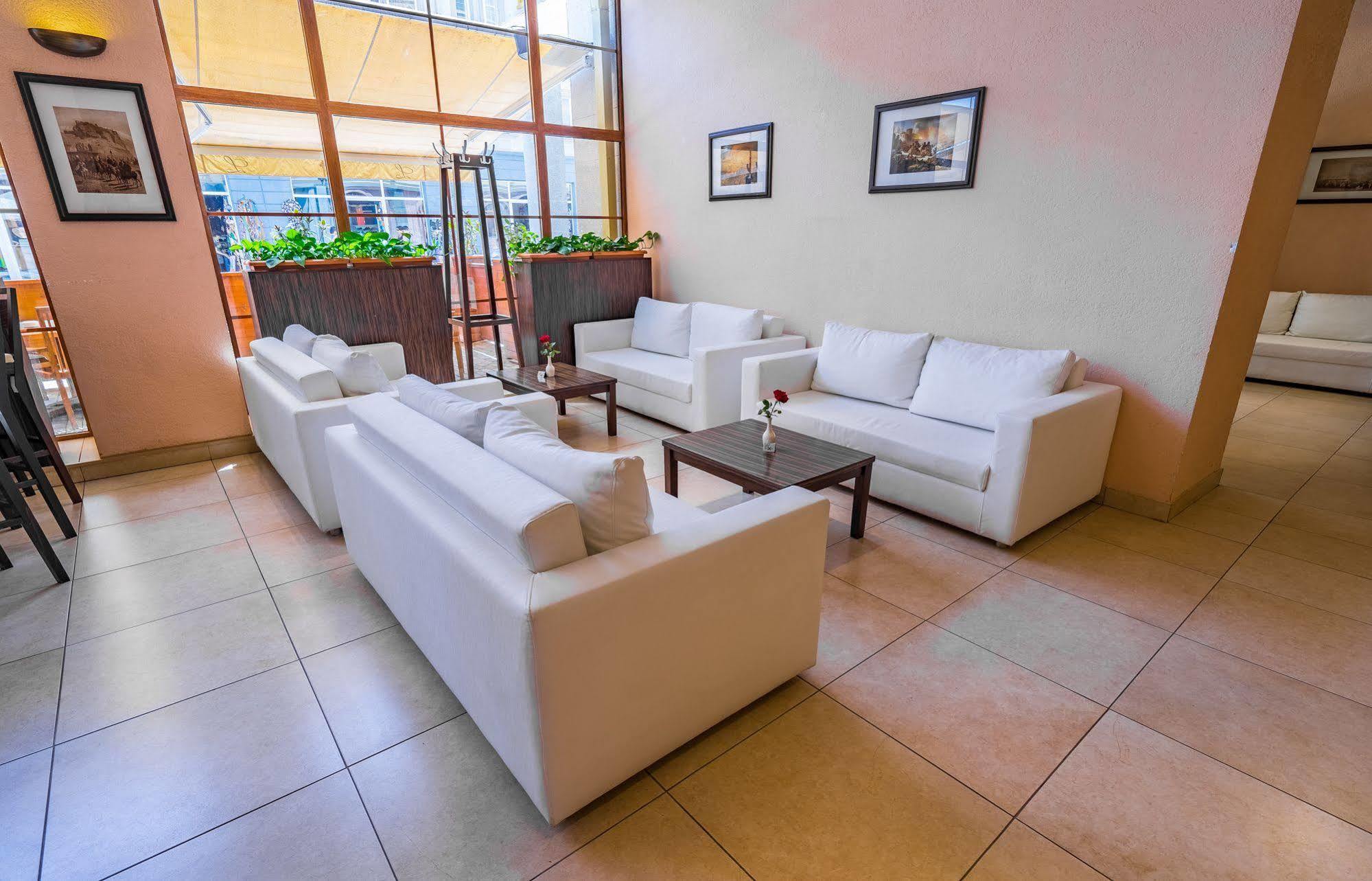 אחלציחה Hotel Lomsia מראה חיצוני תמונה