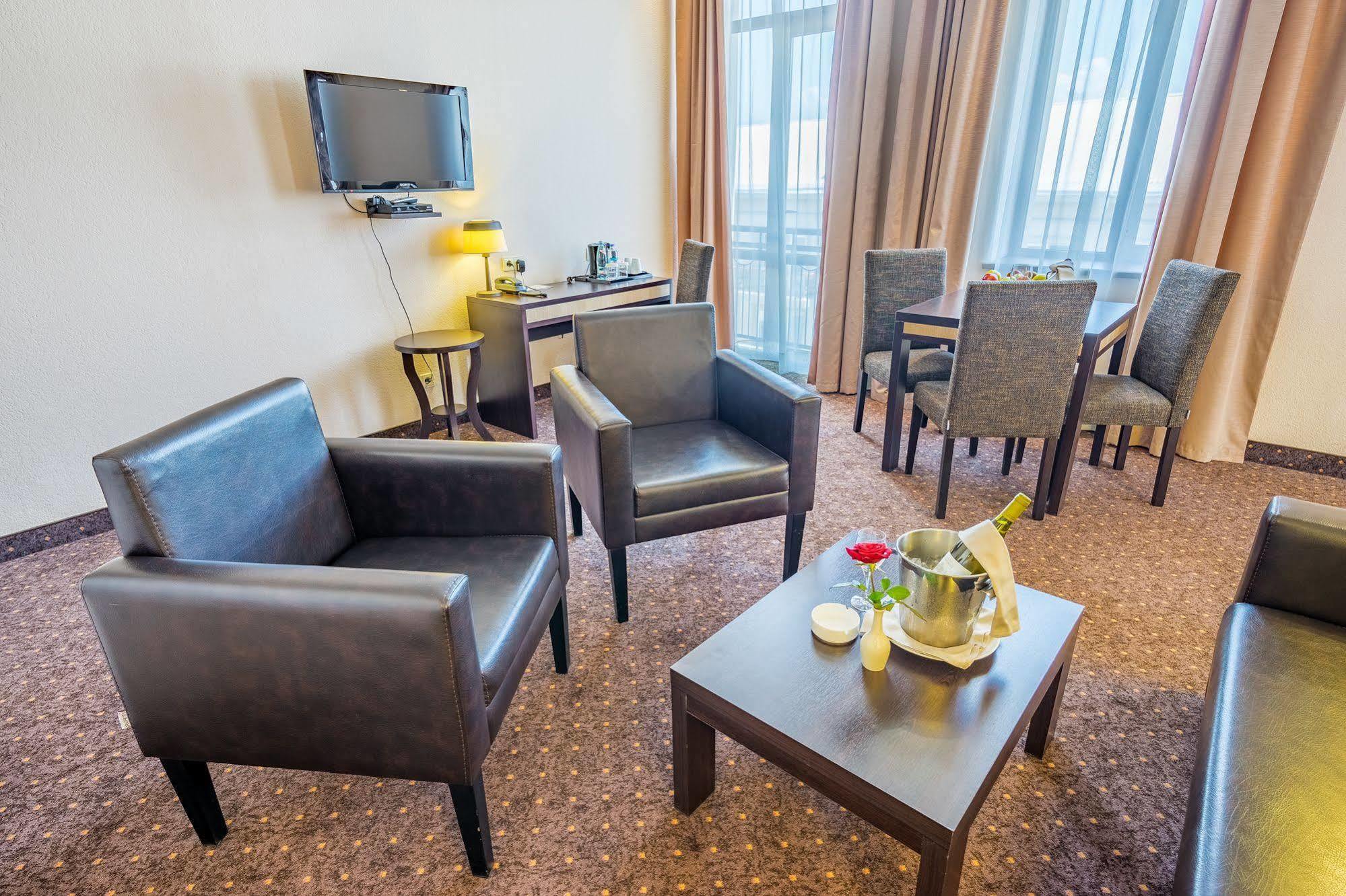 אחלציחה Hotel Lomsia מראה חיצוני תמונה
