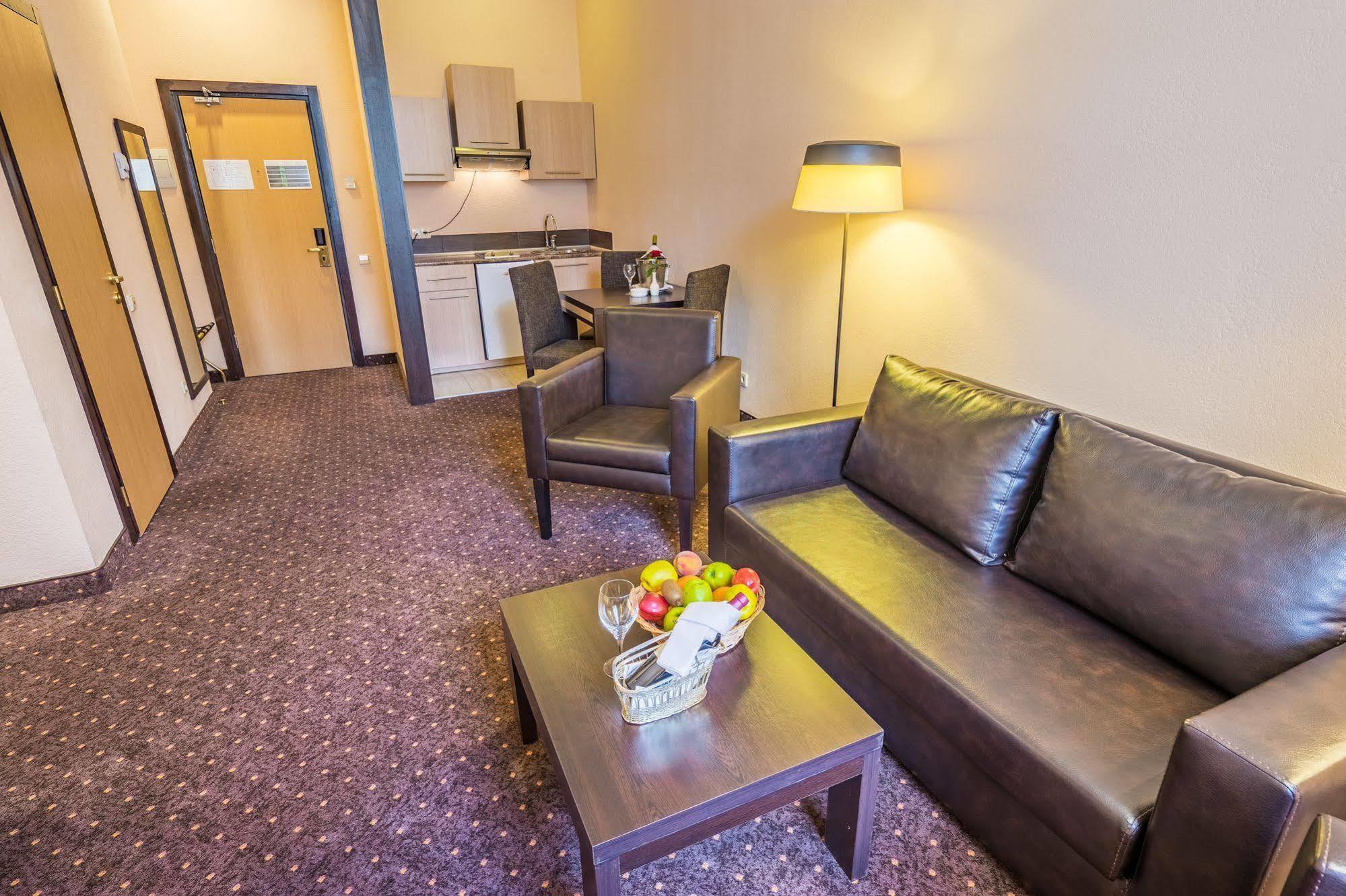 אחלציחה Hotel Lomsia מראה חיצוני תמונה