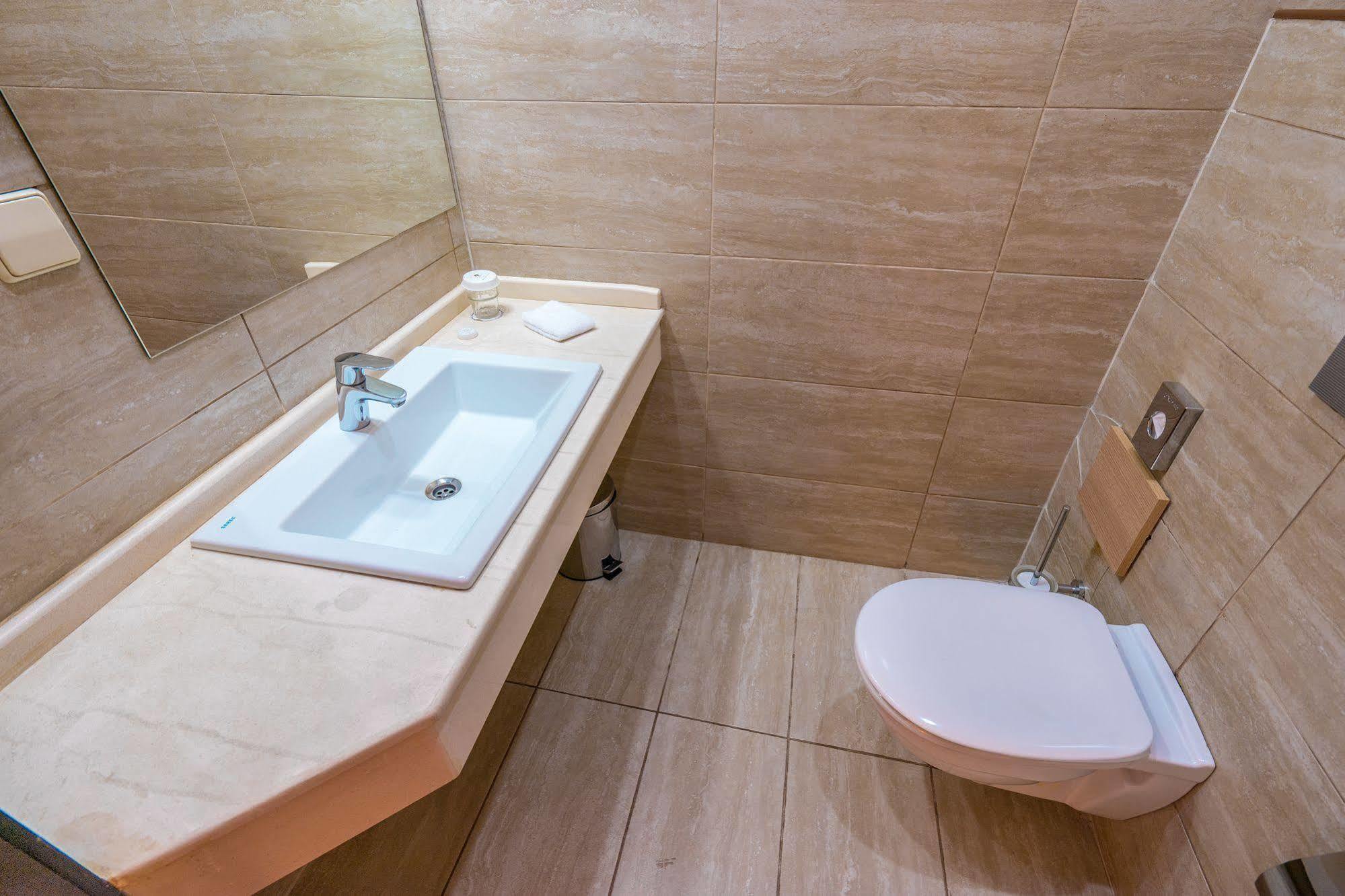 אחלציחה Hotel Lomsia מראה חיצוני תמונה