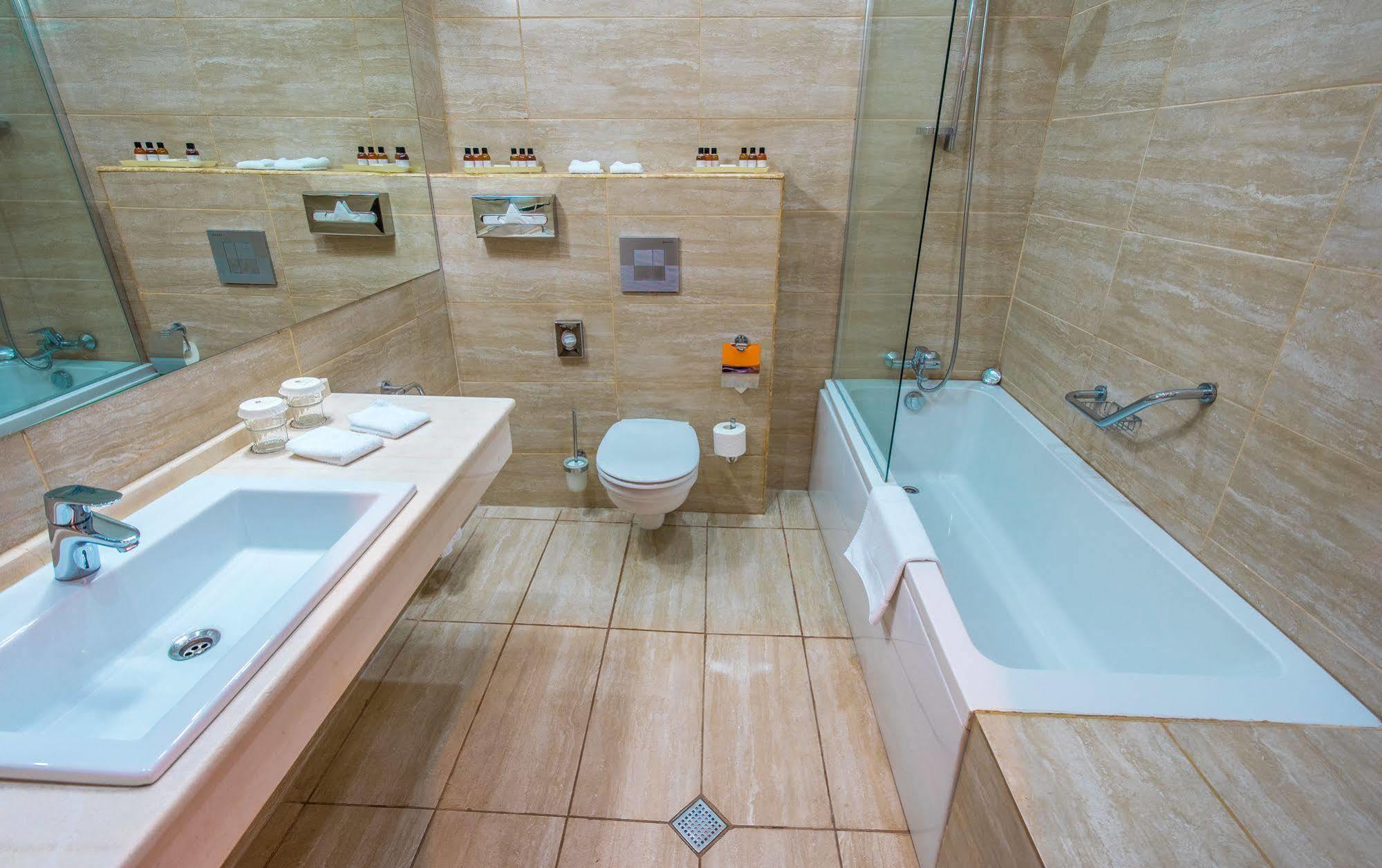 אחלציחה Hotel Lomsia מראה חיצוני תמונה