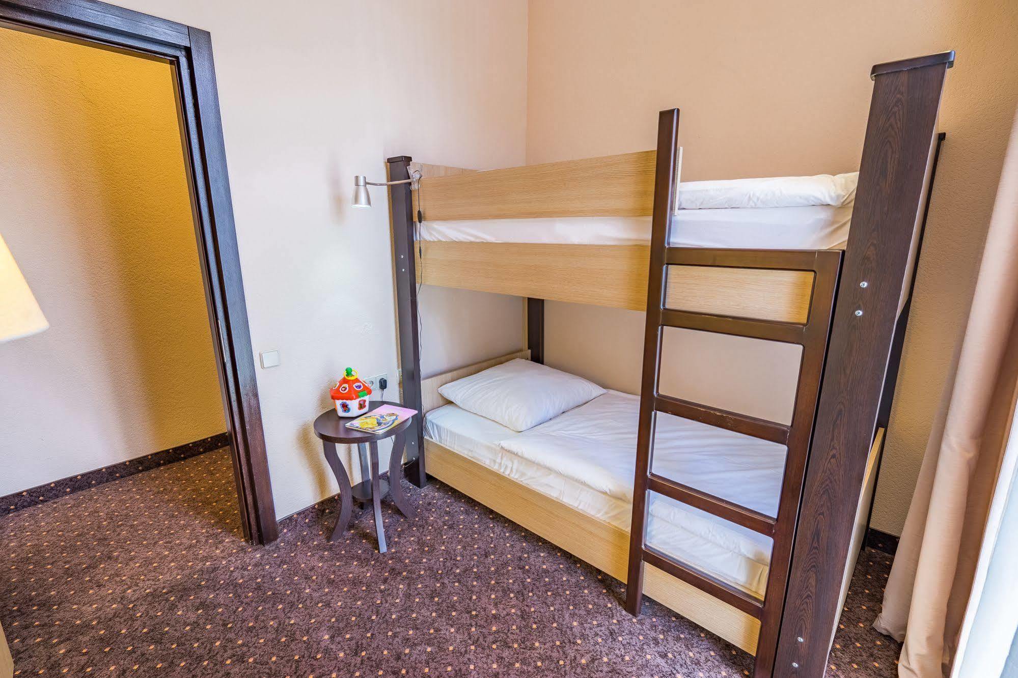 אחלציחה Hotel Lomsia מראה חיצוני תמונה