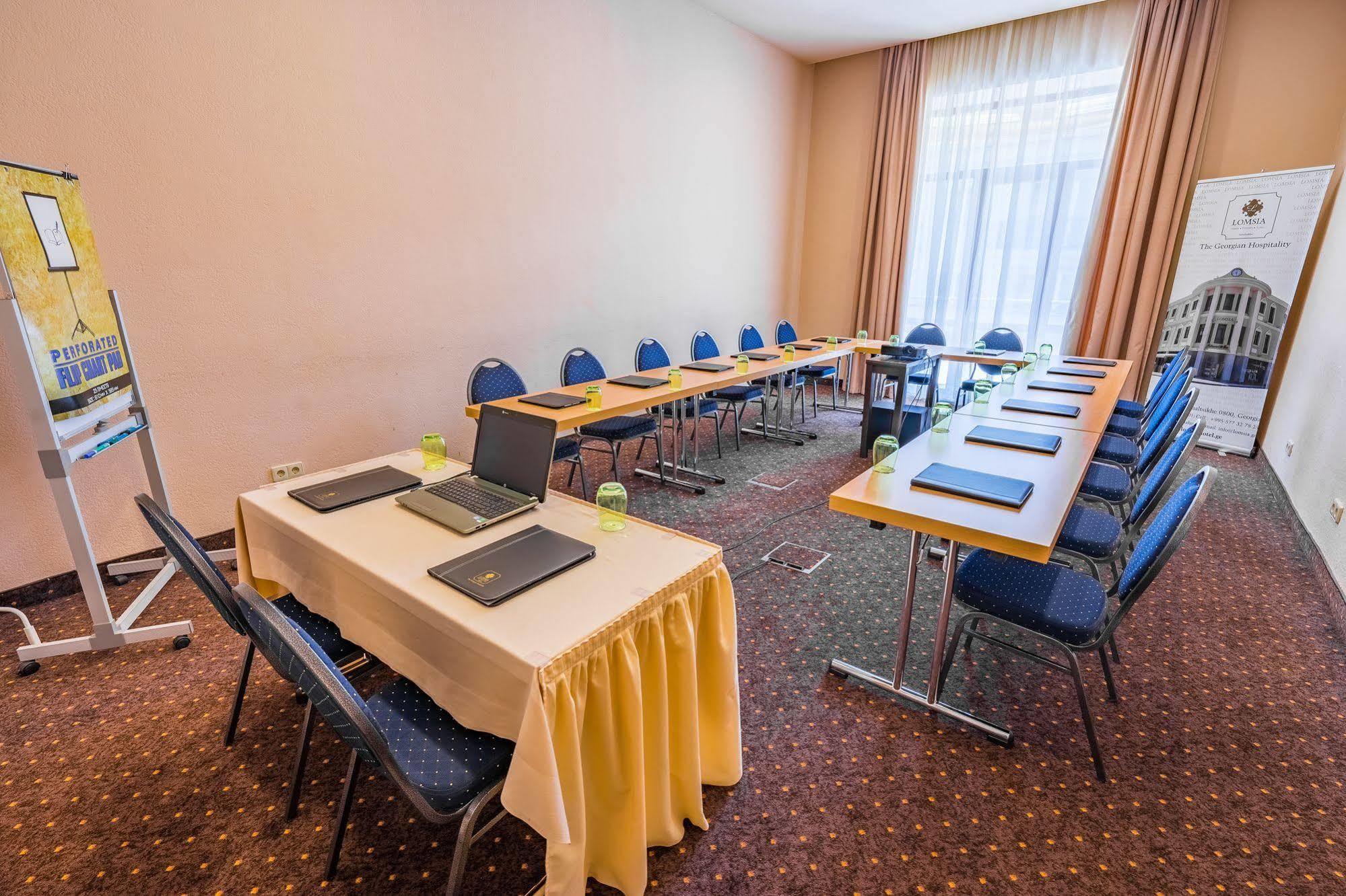 אחלציחה Hotel Lomsia מראה חיצוני תמונה