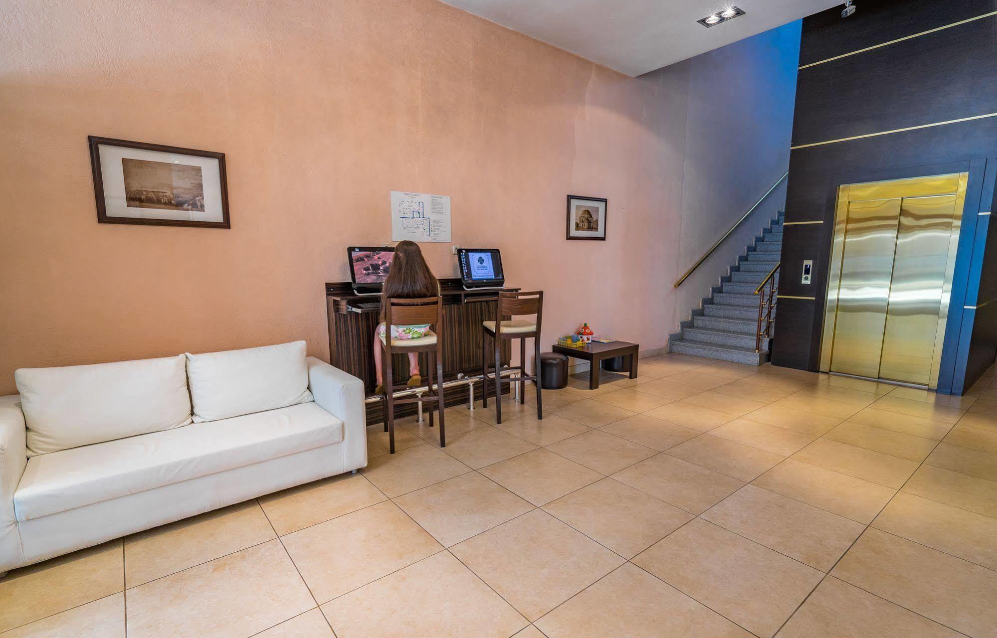 אחלציחה Hotel Lomsia מראה חיצוני תמונה